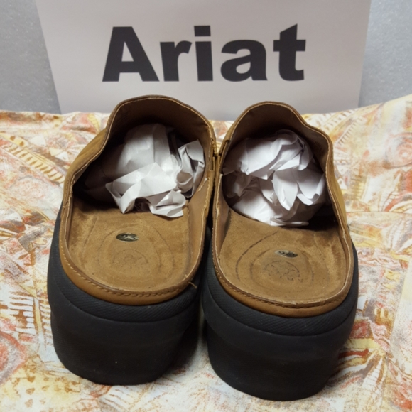 Women's Ariat LIKE NEW leather mules 9.5 - Picture 3 of 10